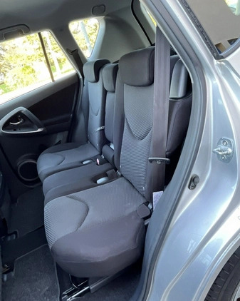 Toyota RAV4 cena 31900 przebieg: 159000, rok produkcji 2006 z Wałbrzych małe 154